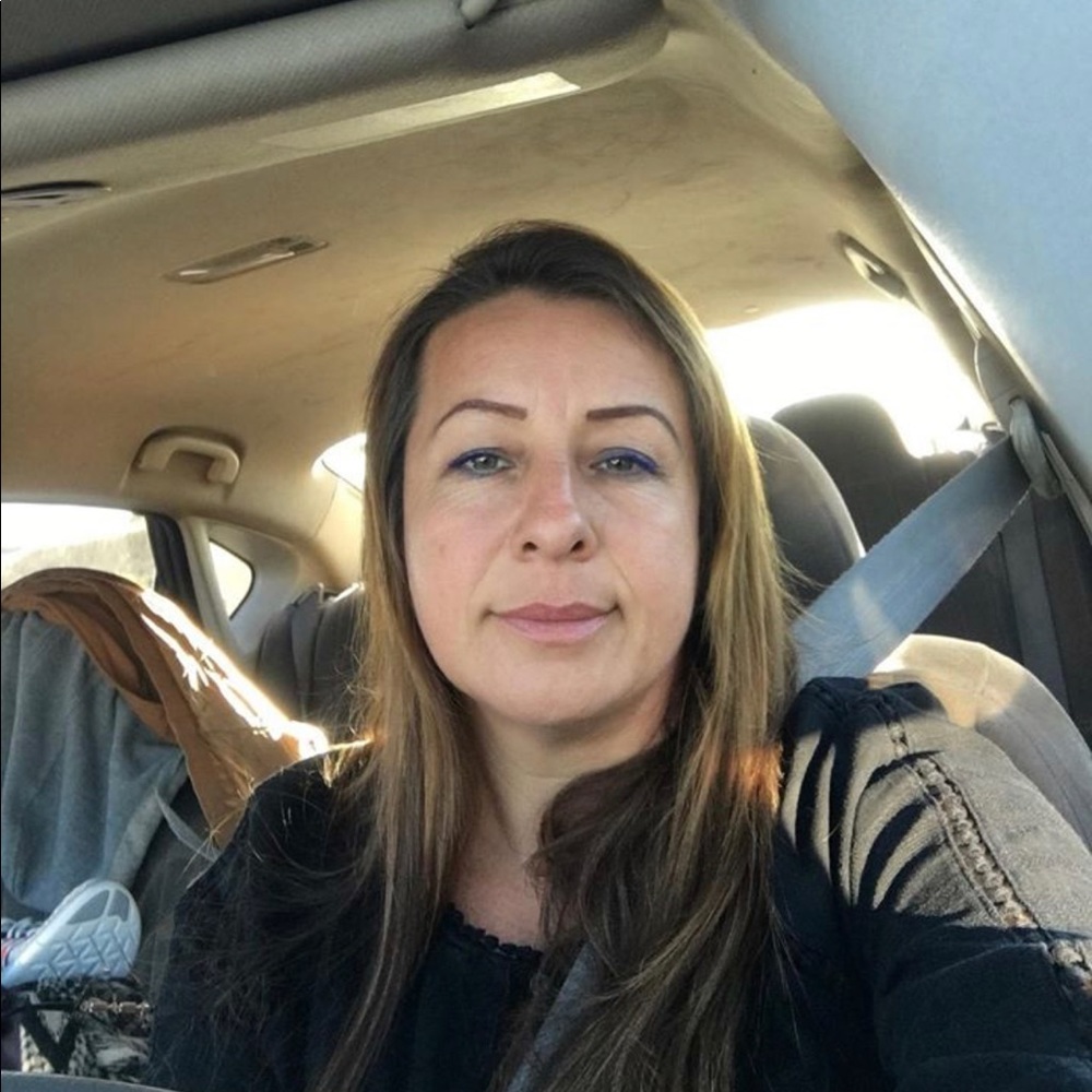 Meet your Posher, Enedina